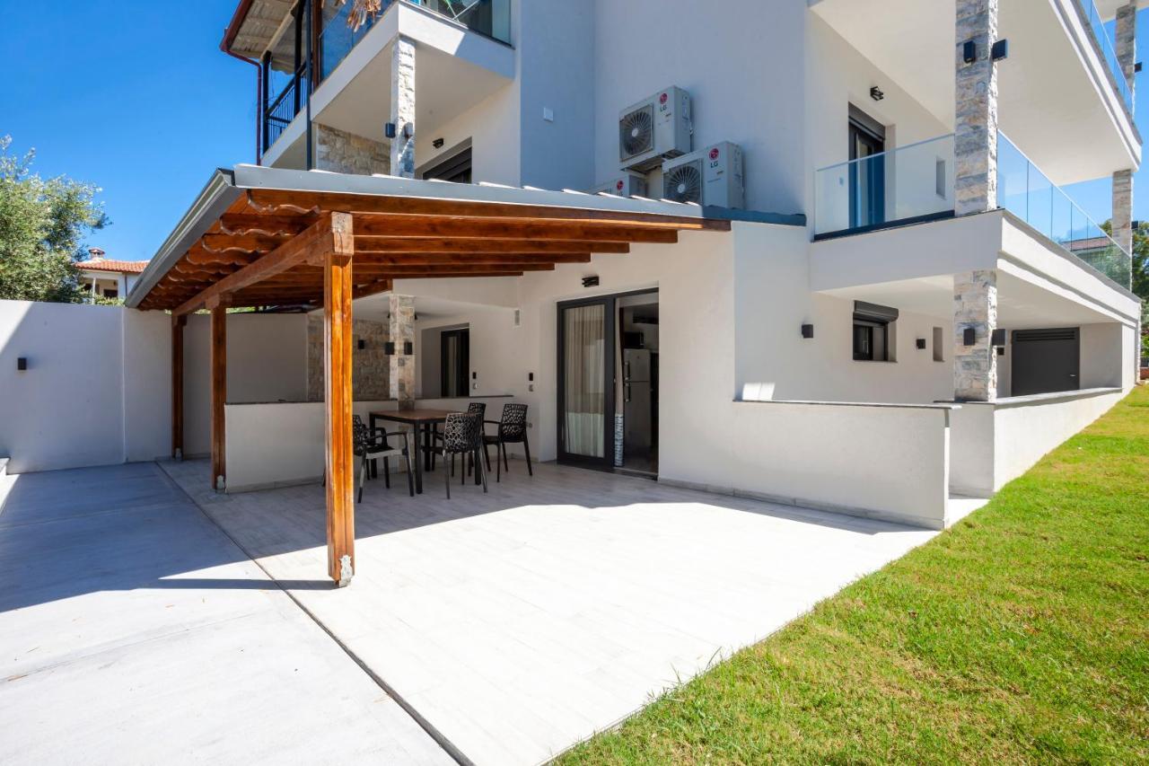 Olia Seaside Residence 120M From The Beach Pefkochori Esterno foto